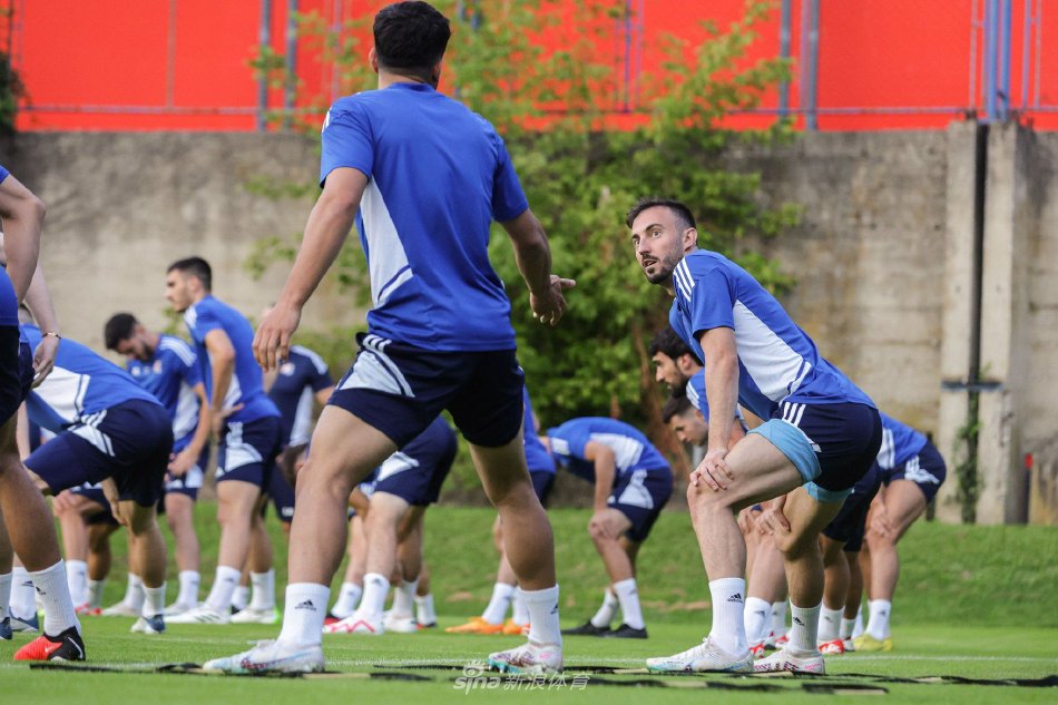 尤其对处于 尤其对处于