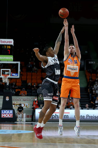 他依旧展现 他依旧展现